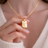 Collier personnalisé médaille gravée rectangle