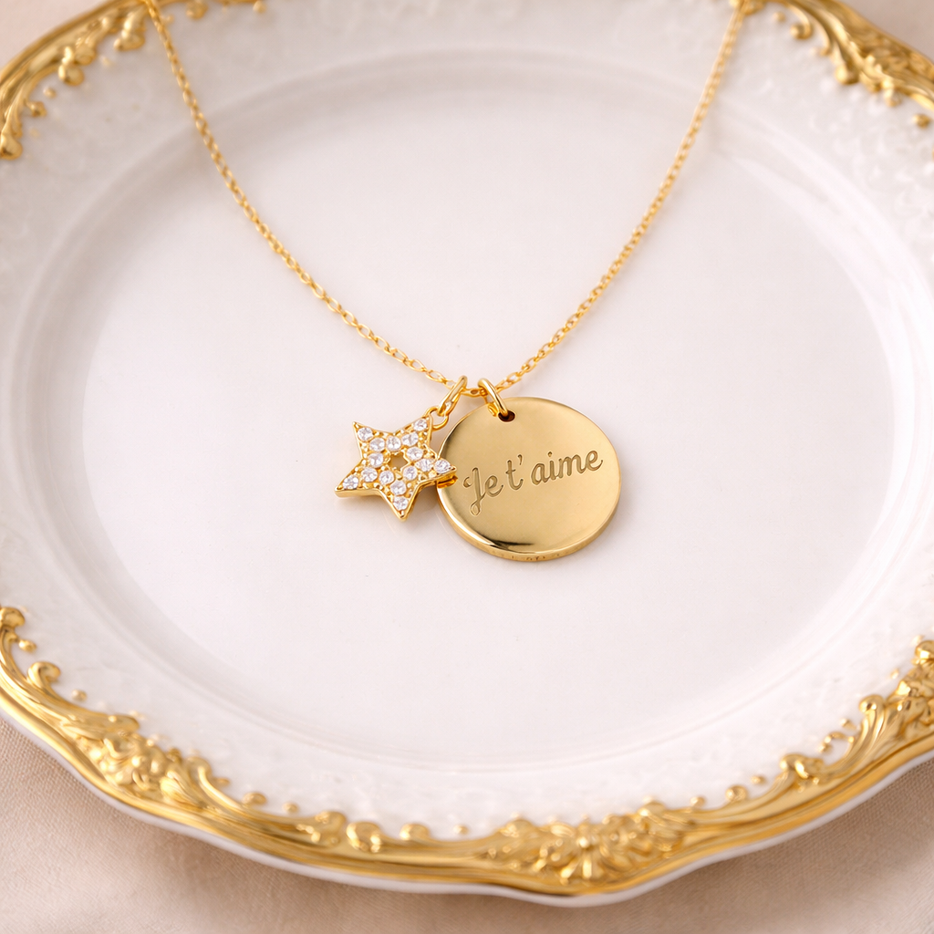 Collier personnalisé médaille gravée étoile strass 2