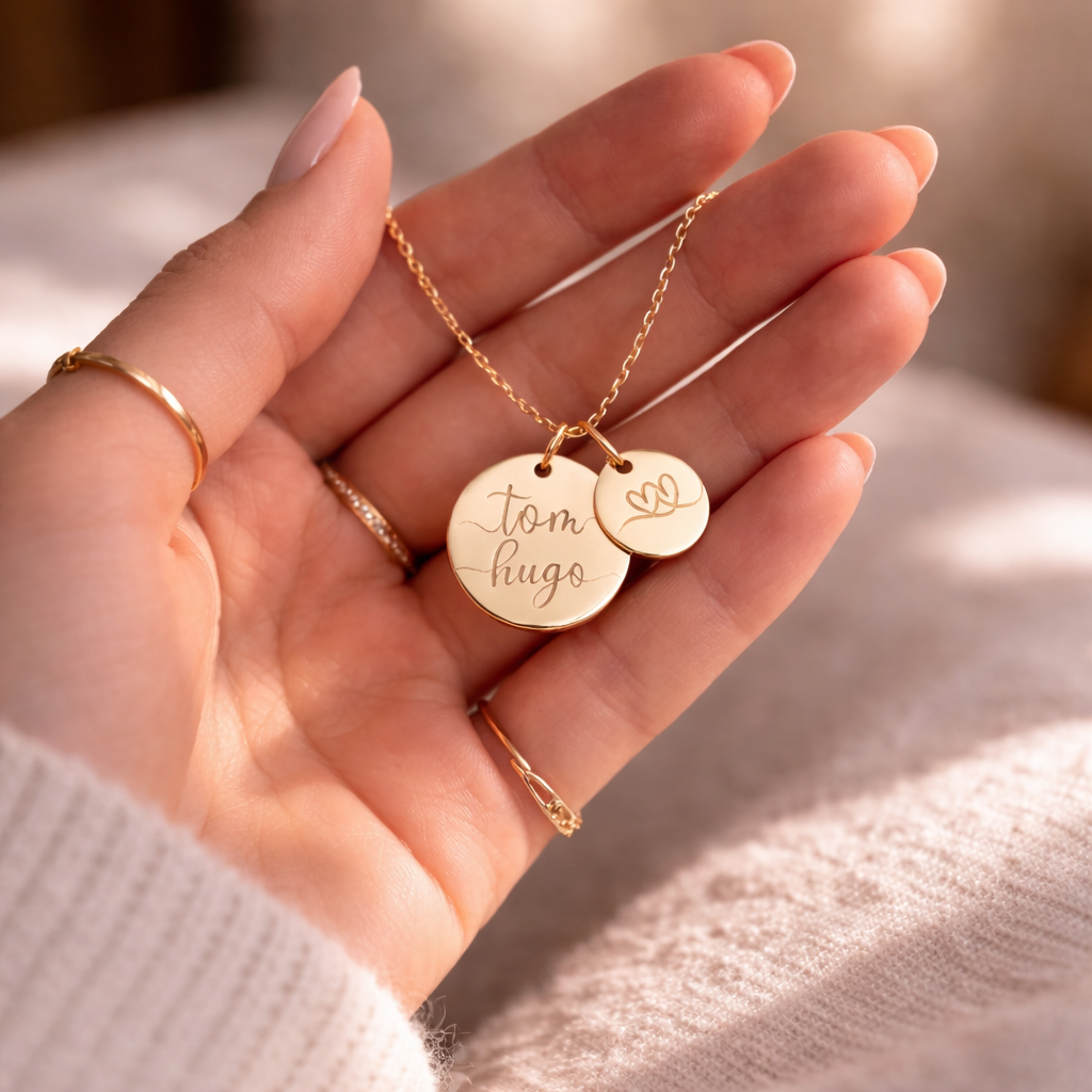 Collier personnalisé médaille ronde gravée prénoms