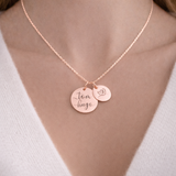 Collier personnalisé médaille ronde gravée prénoms