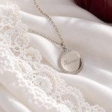 Collier personnalisé médaille ronde martelée gravée