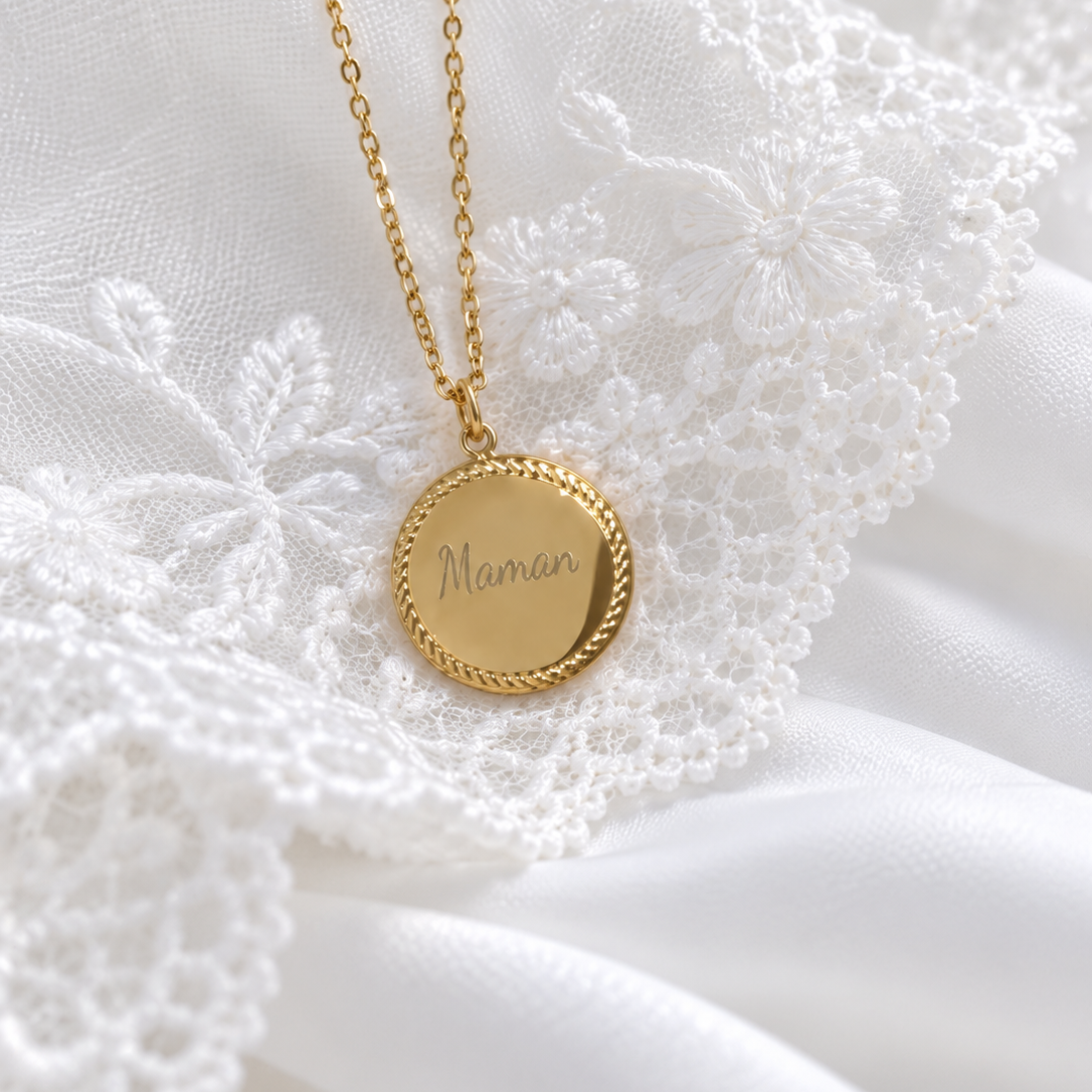 Collier personnalisé médaille ronde martelée gravée
