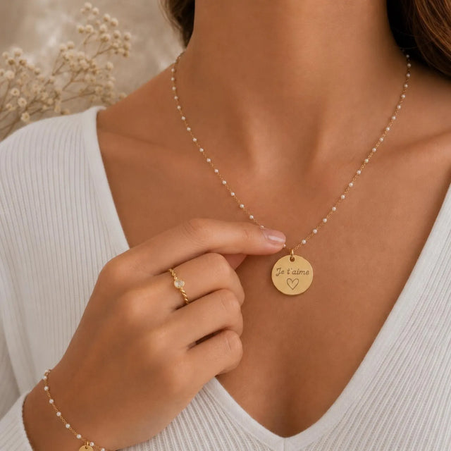 Collier personnalisé perles colorées médaille gravée acier inoxydable