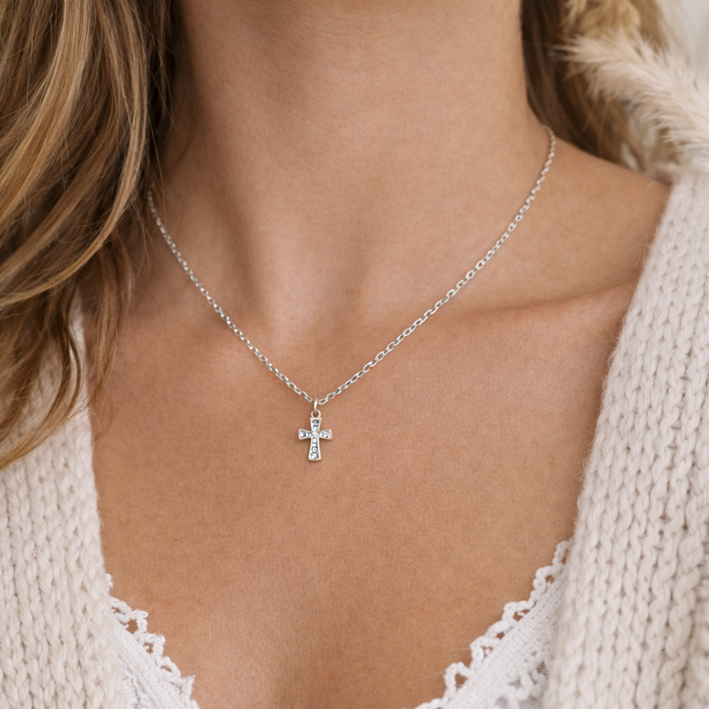 Collier petite croix avec strass en acier inoxydable