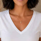 Collier petite croix avec strass en acier inoxydable