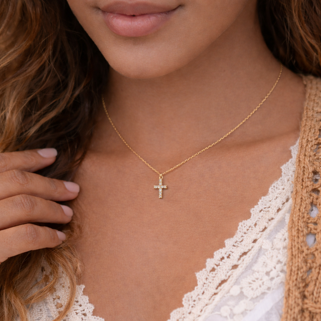 Collier petite croix avec strass en acier inoxydable