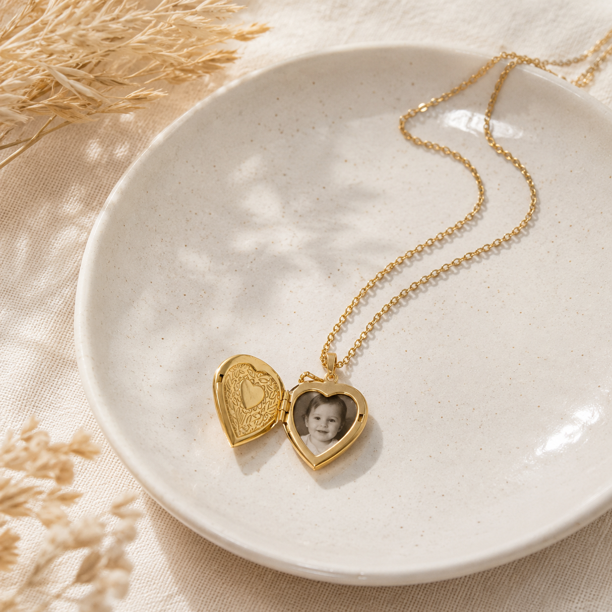Collier sautoir long photo personnalisé médaillon coeur motif gravé acier inoxydable