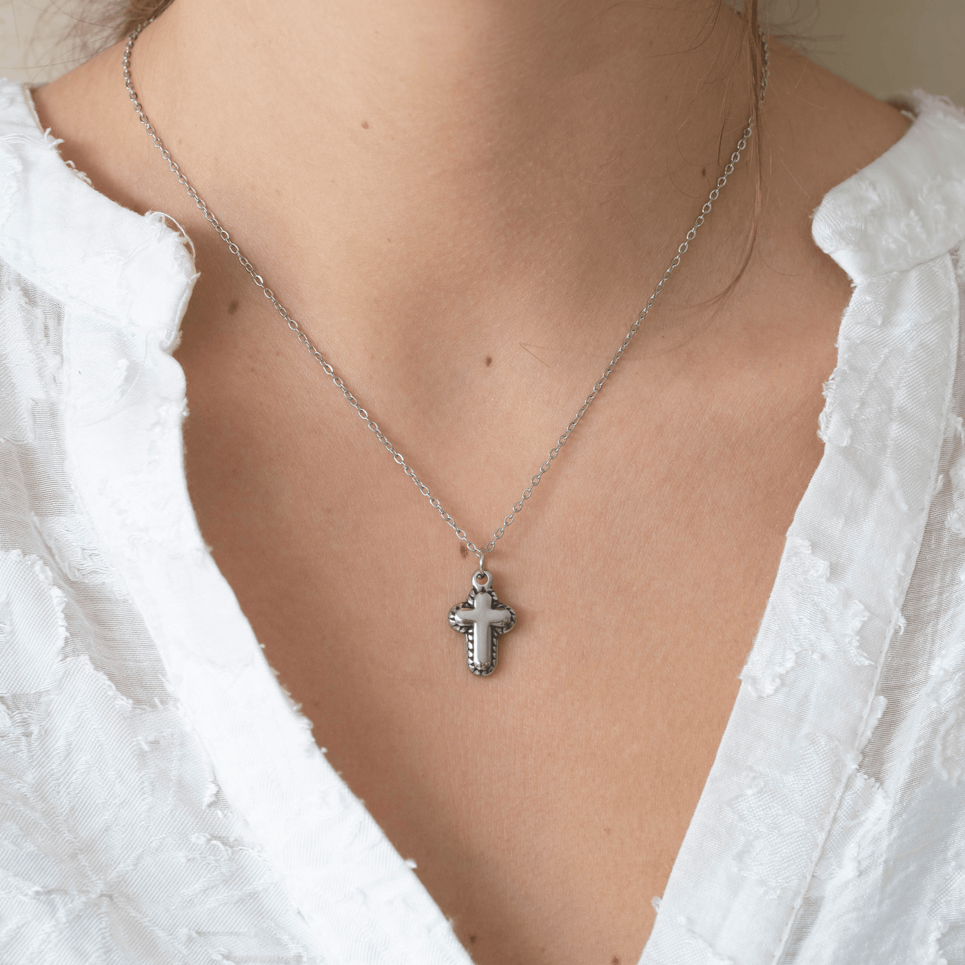 Collier croix argent pour femme en acier inoxydable