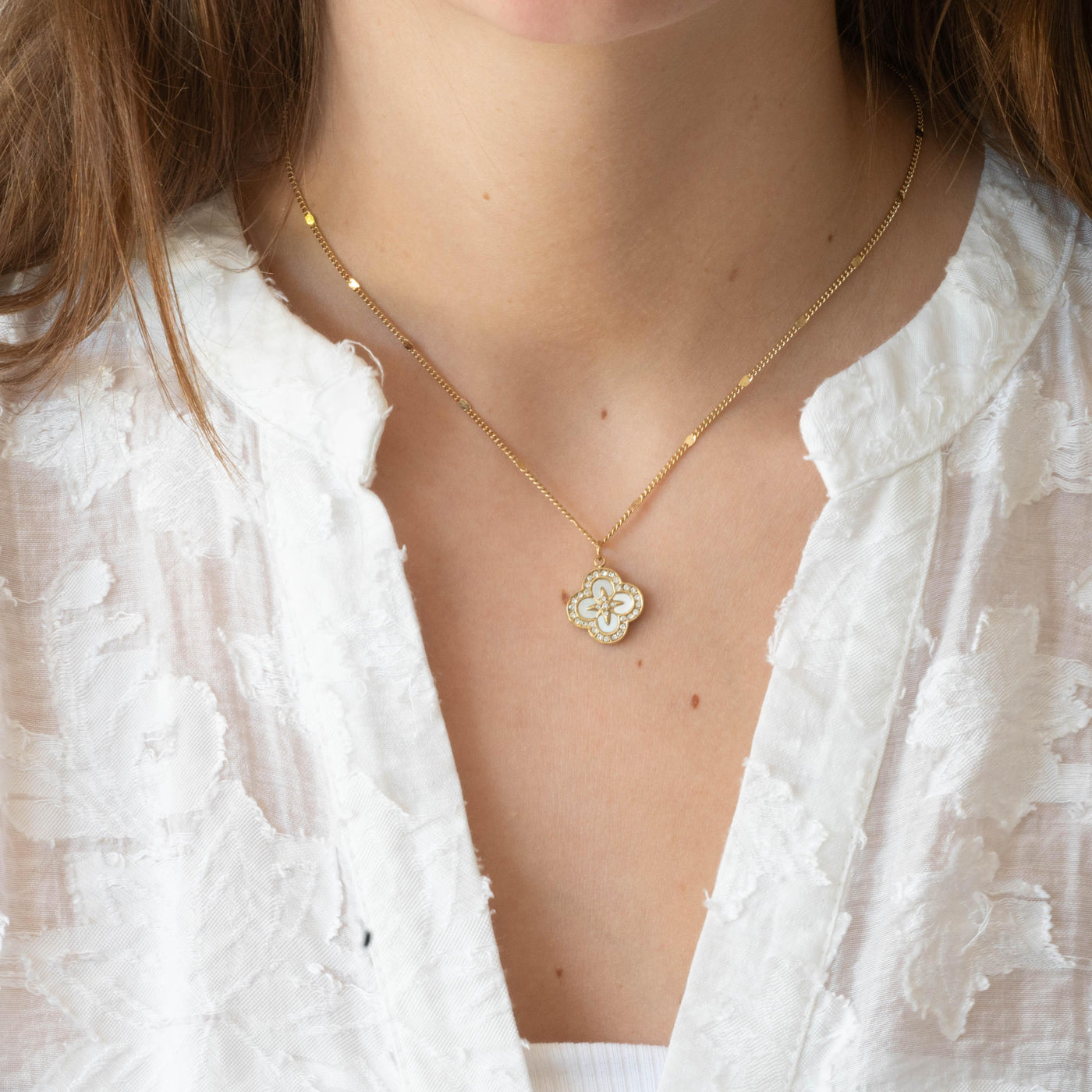 Collier trèfle or et blanc oxydes de zirconium acier inoxydable femme