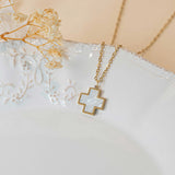 Collier croix chrétienne or avec pendentif croix nacre en acier inoxydable pour femme
