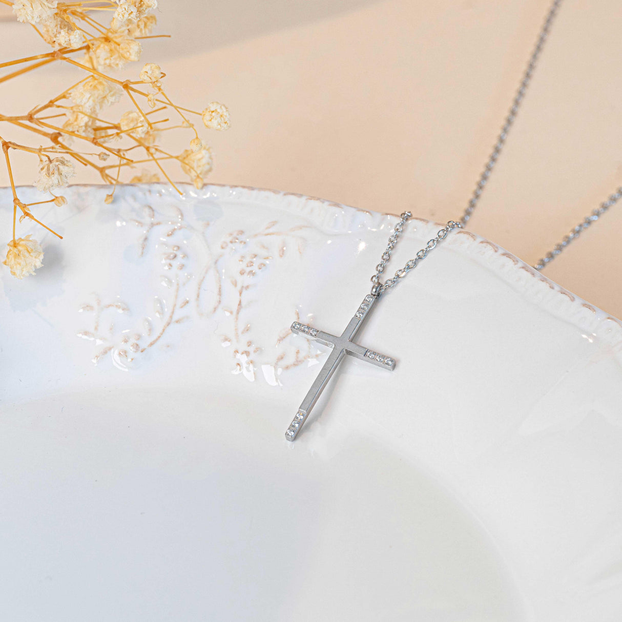 Collier croix chrétienne zircons en acier inoxydable argent pour femme