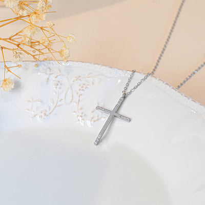 Collier croix chrétienne zircons en acier inoxydable argent pour femme