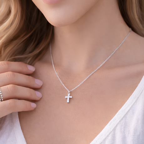 Collier petite croix avec strass en acier inoxydable Collier petite croix avec strass en acier inoxydable - Argenté | Creabibenval