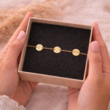 Bracelet lettre initiale personnalisé 3 médailles gravées