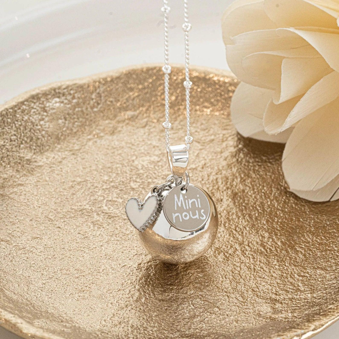 Bola de grossesse lisse Personnalisable avec Médaillon à graver et petit coeur
