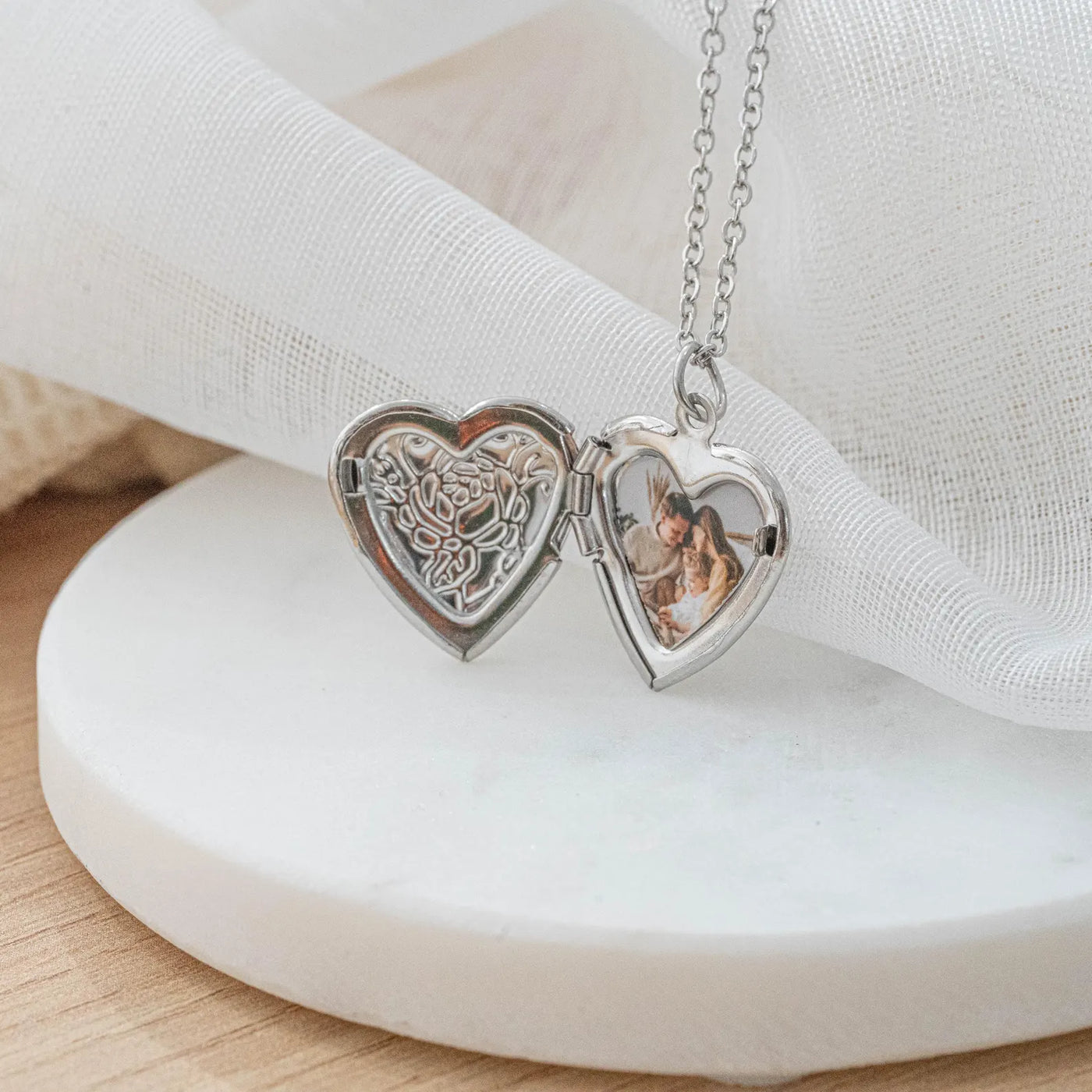 Collier photo argent personnalisé médaillon coeur avec motif gravé fleur acier inoxydable