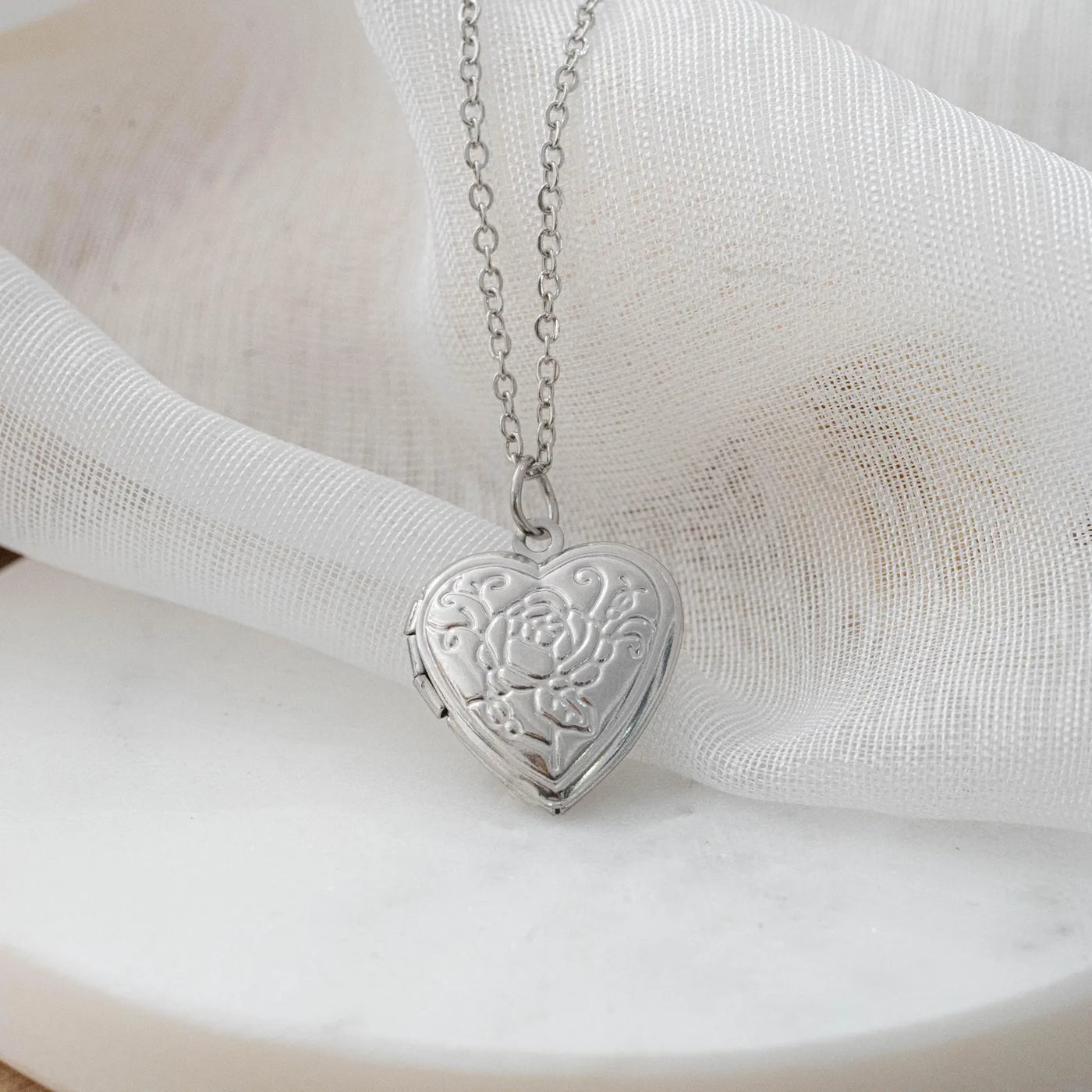 Collier photo argent personnalisé médaillon coeur avec motif gravé fleur acier inoxydable