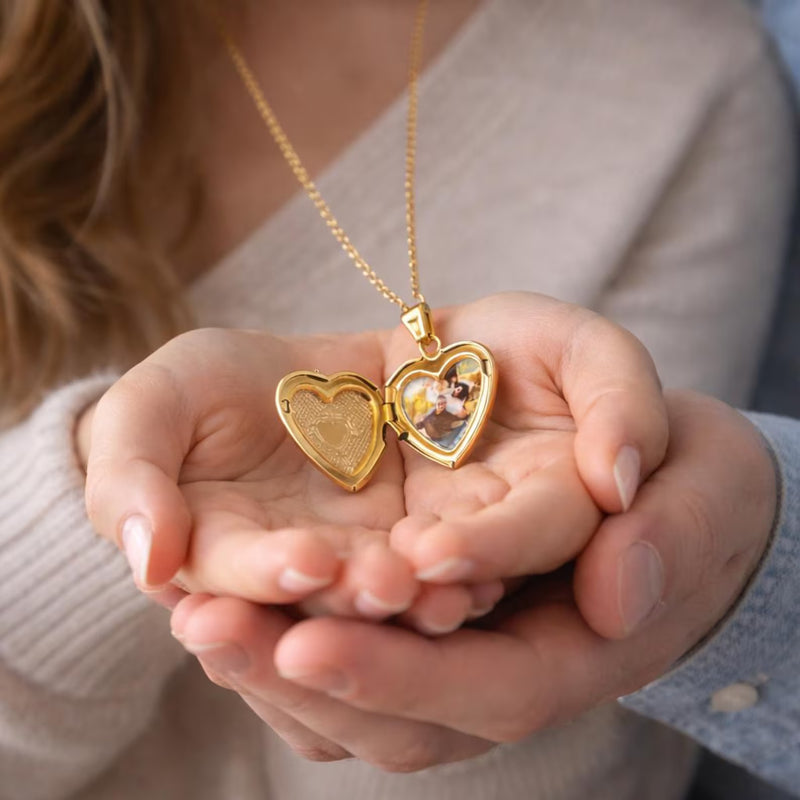 Collier photo personnalisé médaillon coeur motif gravé acier inoxydable Collier photo personnalisé médaillon coeur motif gravé acier inoxydable - Doré / Collier sans photo | Creabibenval
