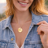 Collier personnalisé médaille ronde gravée passant strass cadeau maman