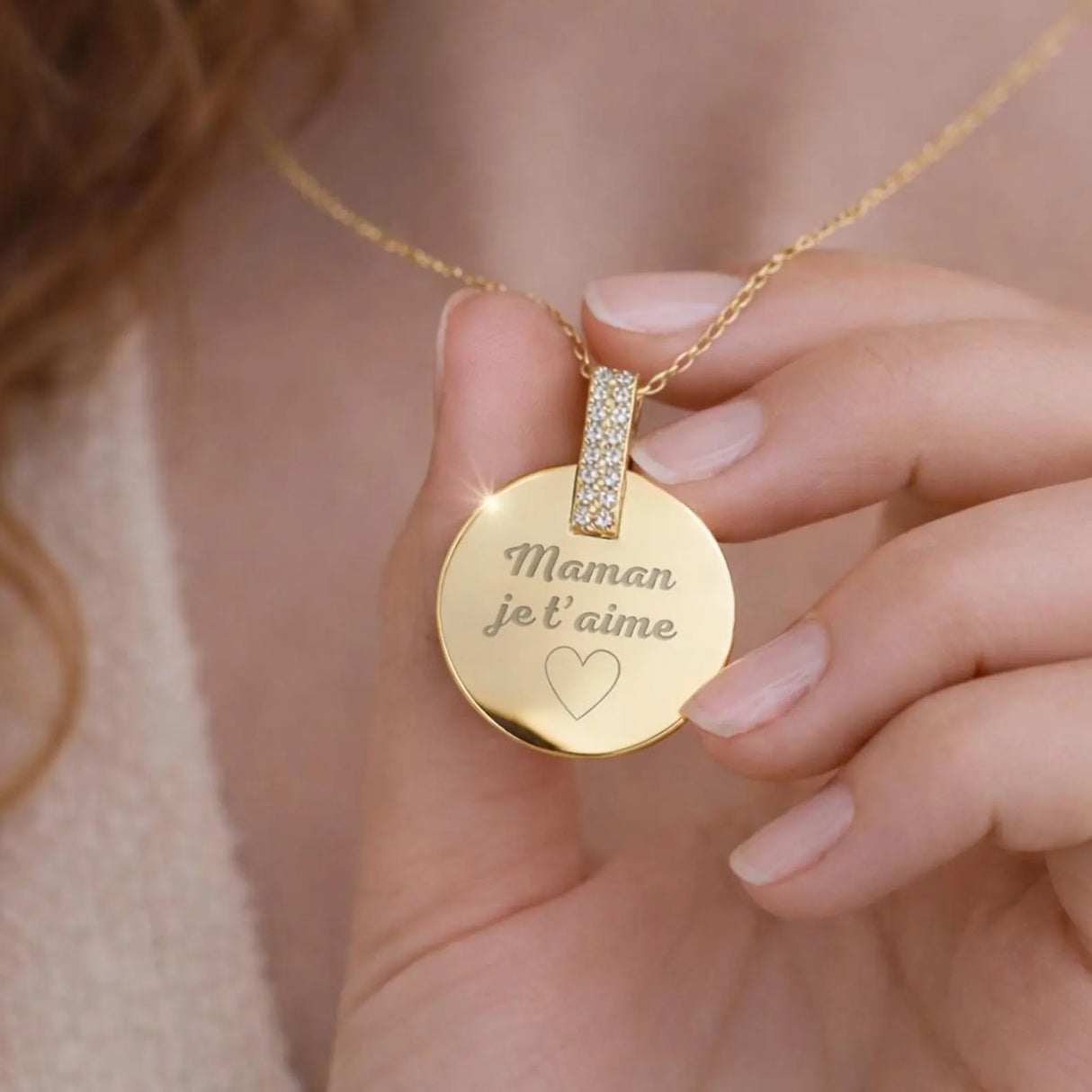 Collier personnalisé médaille ronde gravée passant strass cadeau maman