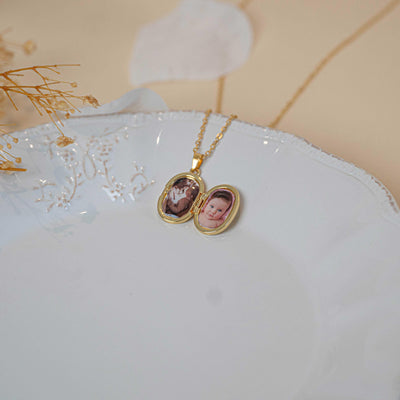 Collier photo or personnalisé médaillon ovale acier inoxydable motif lune