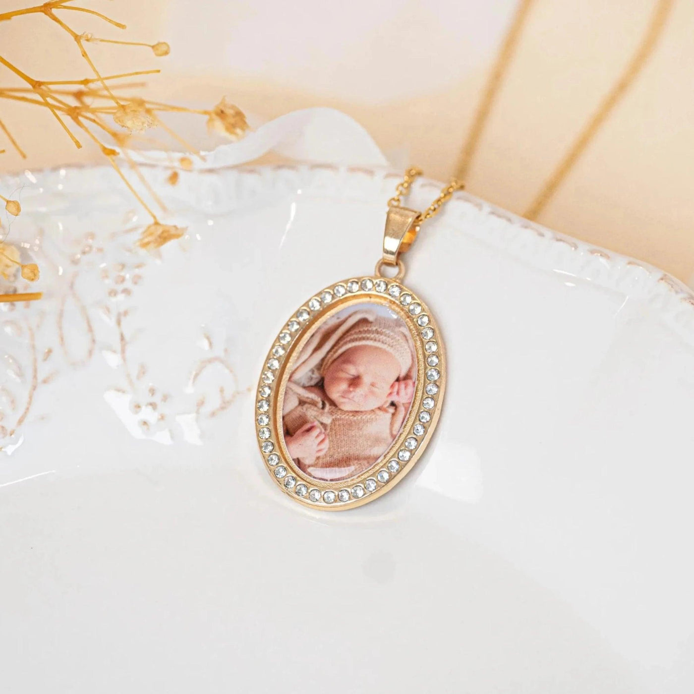 Collier or photo médaillon ovale strass