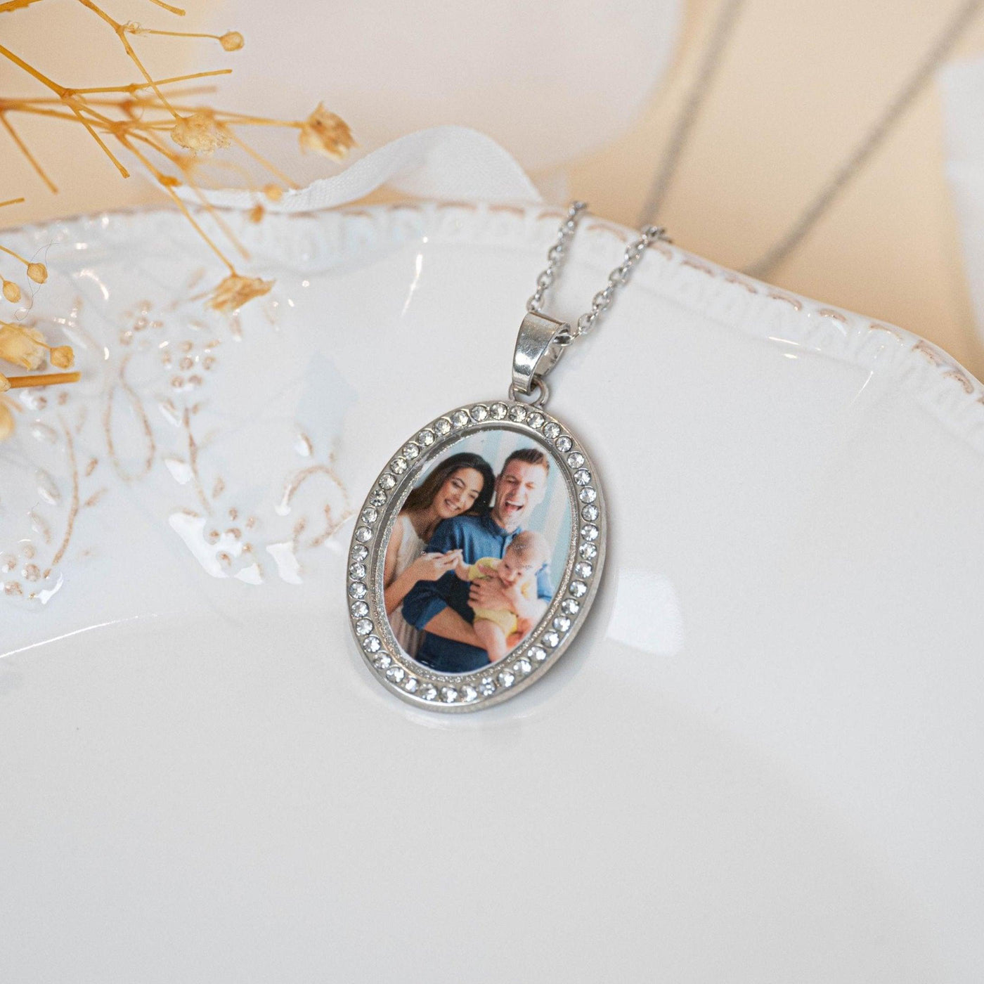 Collier argent photo médaillon ovale strass