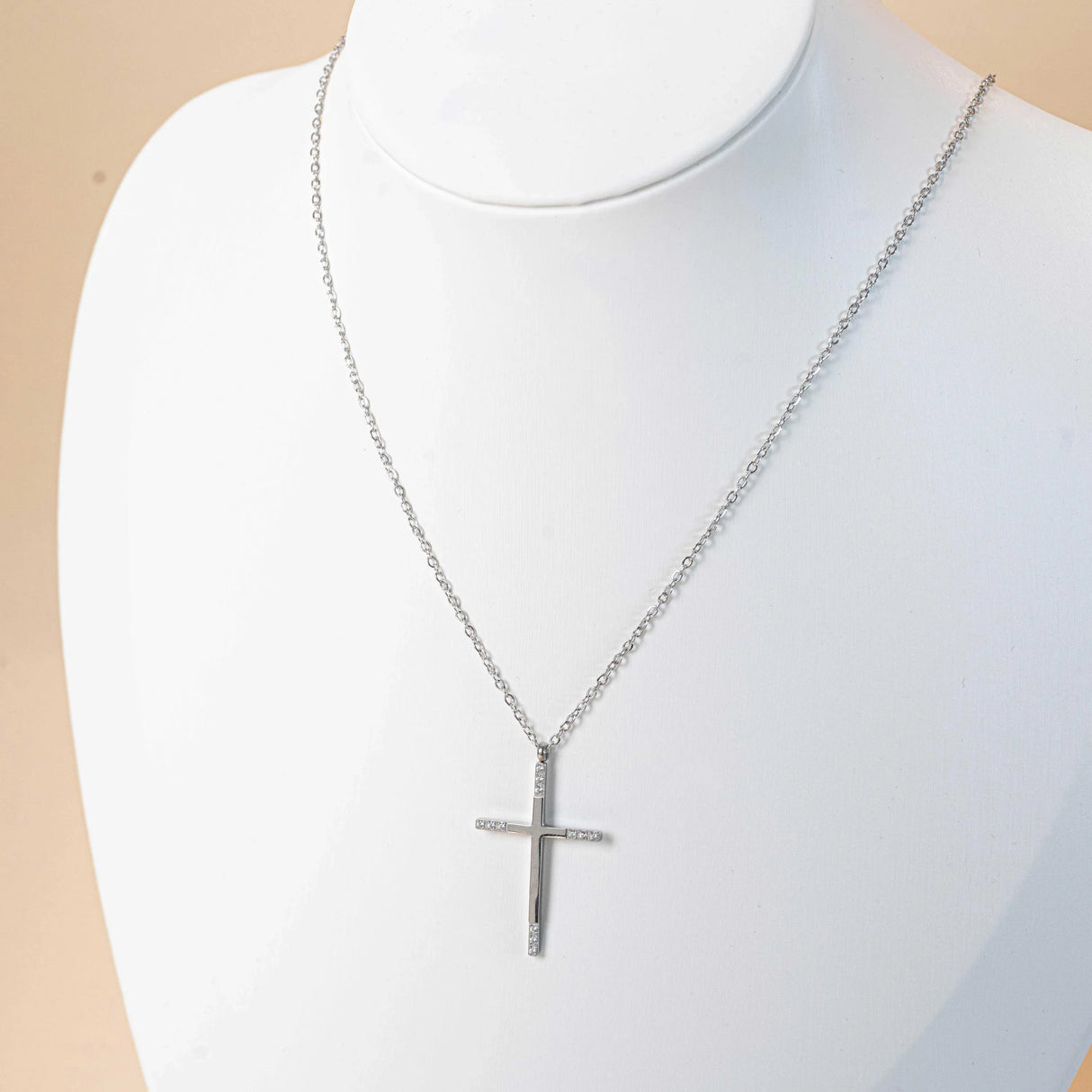 Collier croix chrétienne zircons en acier inoxydable argent pour femme