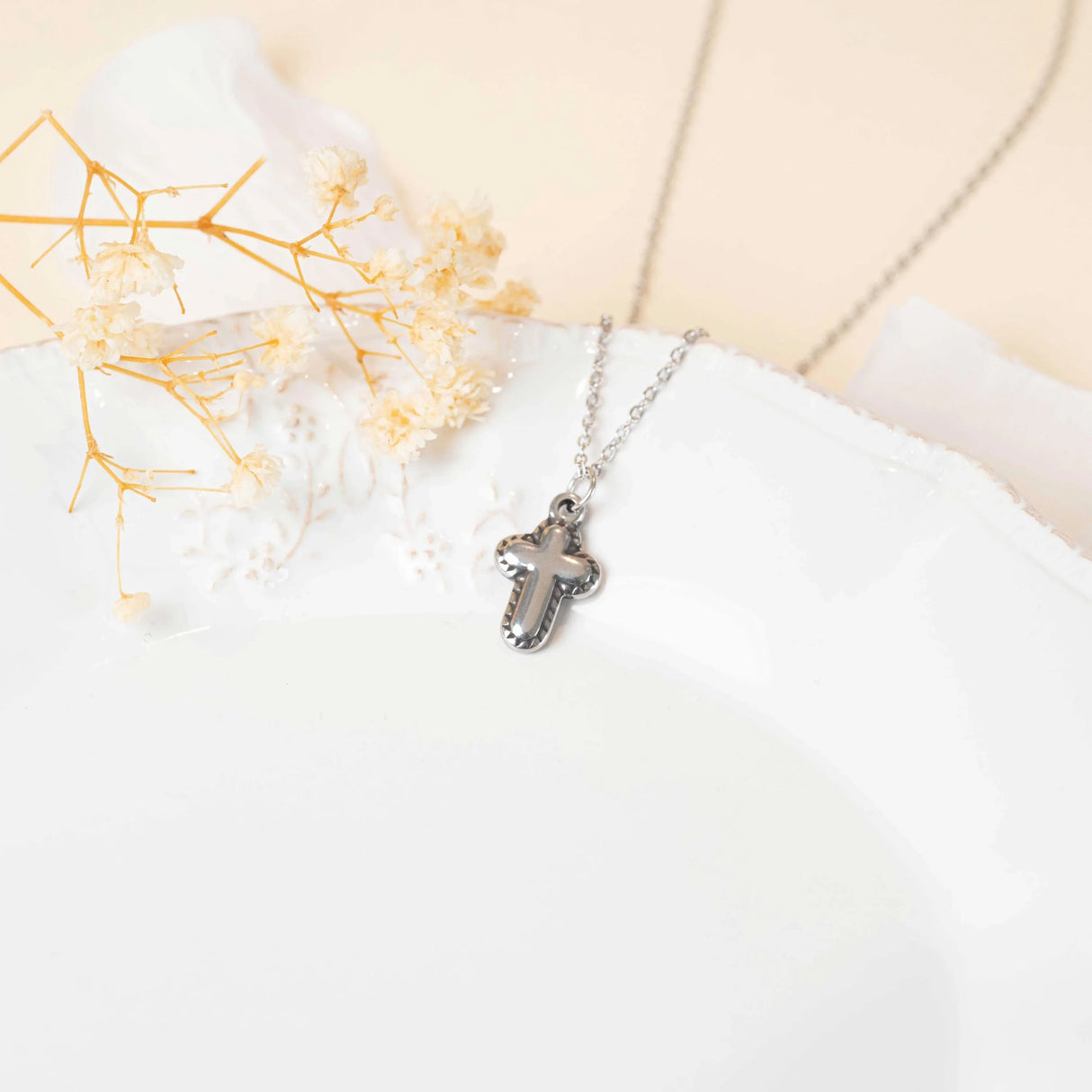 Collier croix argent pour femme en acier inoxydable