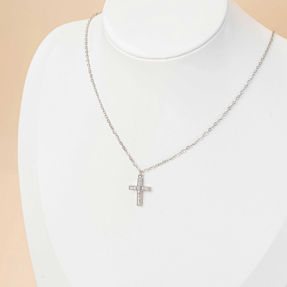 Collier petite croix chrétienne strass argent acier inoxydable pour femme