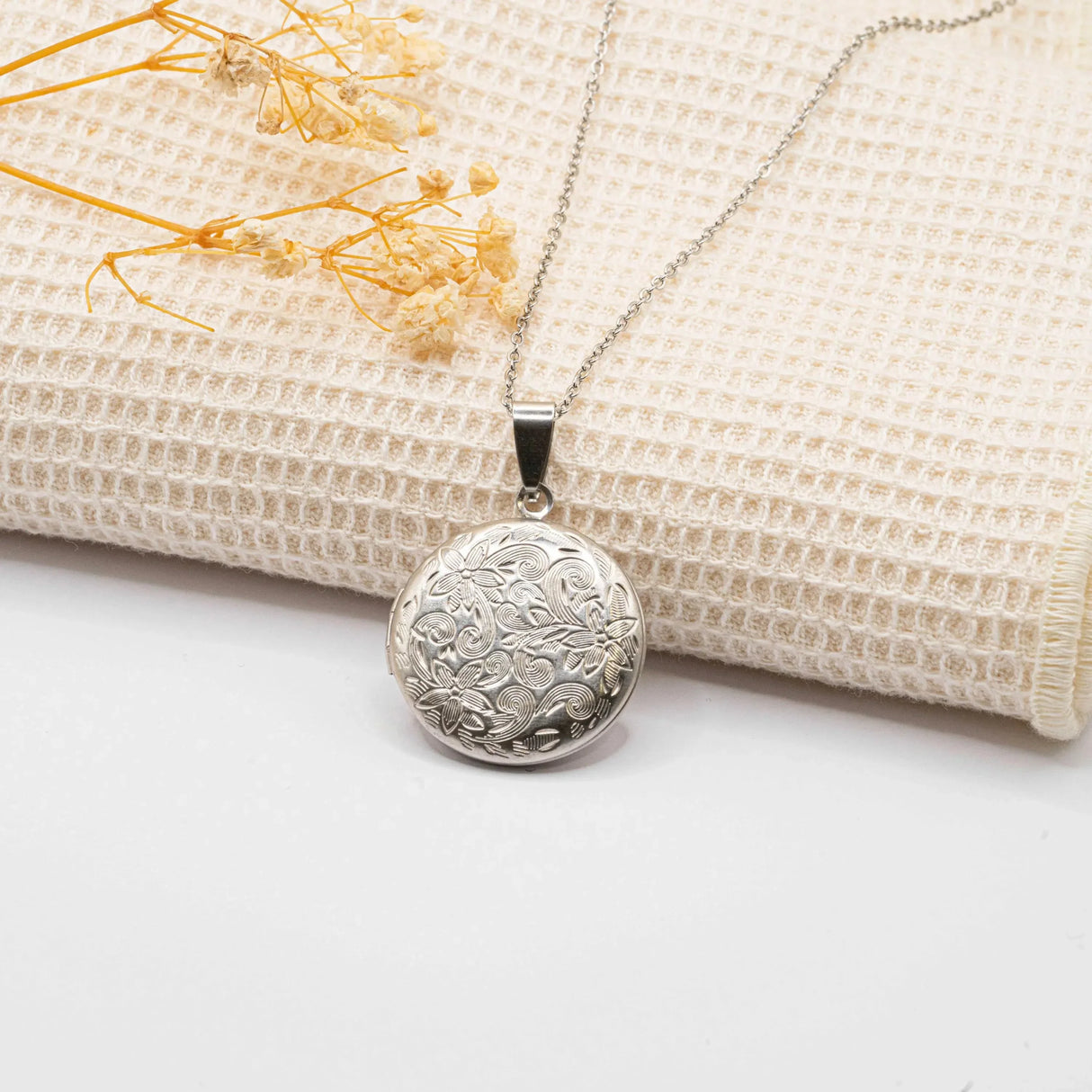 Collier photo personnalisé médaillon rond motif fleur gravé acier inoxydable