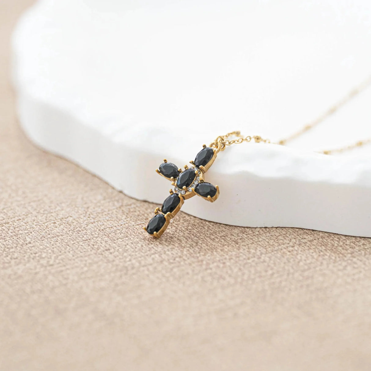 Collier croix or perle noir strass chaine perlée pour femme en acier inoxydable