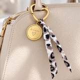 Porte-clés cœur personnalisé avec médaille gravée – Bijou de sac doré avec ruban