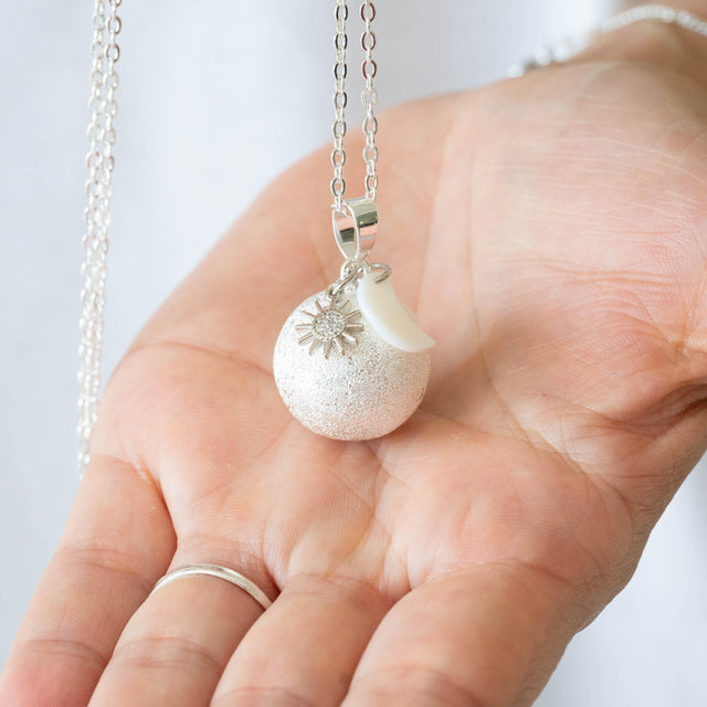Bola de grossesse sablé argent breloques soleil zircon et lune nacre | Creabibenval