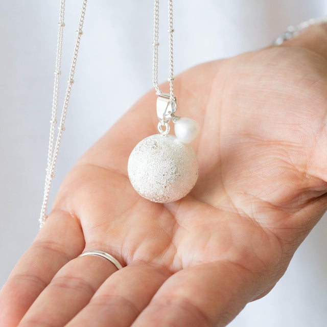 Bola de grossesse sablé argent pendentif perle d'eau douce | Creabibenval