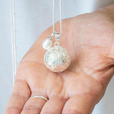 bola de grossesse motif fleur argent pendentif perle d'eau douce | Creabibenval